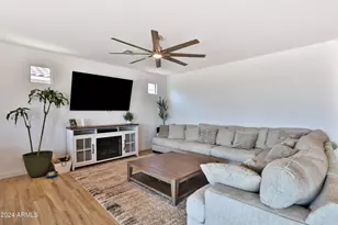 16873 W Fetlock Trl, Surprise, AZ 85387 - Photo 9