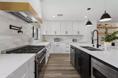 504 W Harmont Drive, Phoenix, AZ 85021 - Photo 23