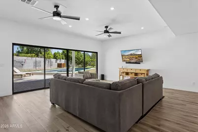 504 W Harmont Drive, Phoenix, AZ 85021 - Photo 9