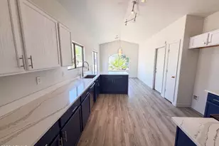 3428 W Via Del Sol Dr, Phoenix, AZ 85027 - Photo 9
