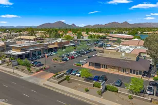 8649 E Royal Palm Rd, Scottsdale, AZ 85258 - Photo 31