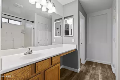 10961 W Loma Lane, Peoria, AZ 85345 - Photo 11
