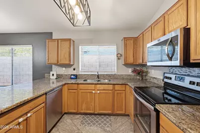 18042 N 113th Avenue, Surprise, AZ 85378 - Photo 9