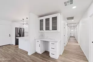 333 E Clarendon Ave, Phoenix, AZ 85012 - Photo 17