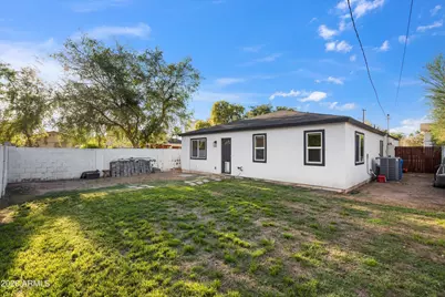333 E Clarendon Avenue, Phoenix, AZ 85012 - Photo 35