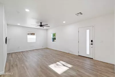 333 E Clarendon Avenue, Phoenix, AZ 85012 - Photo 19