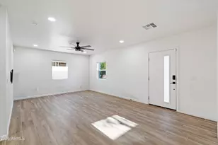 333 E Clarendon Ave, Phoenix, AZ 85012 - Photo 19