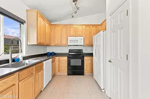 6655 E Virginia St, Mesa, AZ 85215 - Photo 11