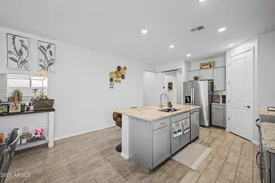 18261 W Poston Drive, Surprise, AZ 85387 - Photo 9