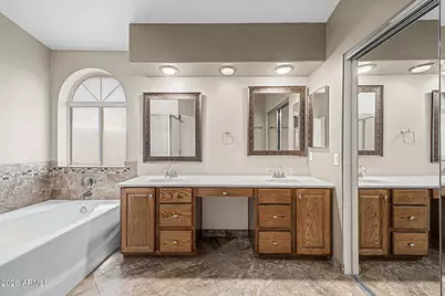 19424 N 33rd Place, Phoenix, AZ 85050 - Photo 23