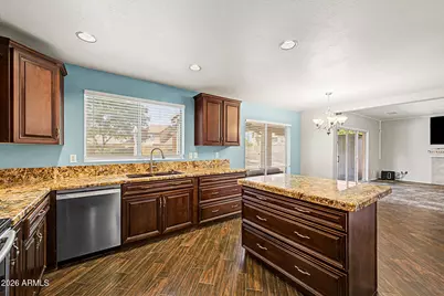 19424 N 33rd Place, Phoenix, AZ 85050 - Photo 11