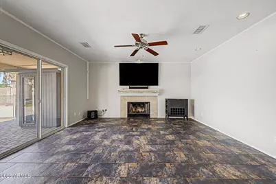 19424 N 33rd Place, Phoenix, AZ 85050 - Photo 9