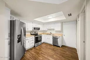 13833 N 41st Ln, Phoenix, AZ 85053 - Photo 9