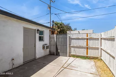 518 E Roanoke Avenue #Apt 4, Phoenix, AZ 85004 - Photo 9
