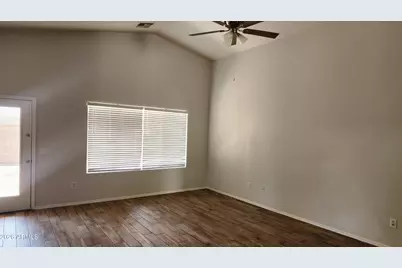 11229 W Chase Drive, Avondale, AZ 85323 - Photo 3