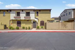 2725 E Mine Creek Rd, Phoenix, AZ 85024 - Photo 1