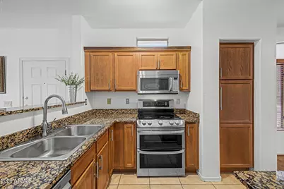 2725 E Mine Creek Road #1072, Phoenix, AZ 85024 - Photo 11