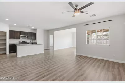 11204 W Mobile Lane, Tolleson, AZ 85353 - Photo 5