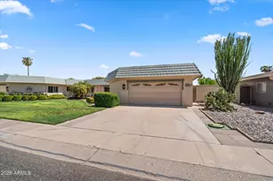 10633 W Pineaire Dr, Sun City, AZ 85351 - Photo 1