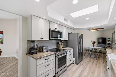 10633 W Pineaire Drive, Sun City, AZ 85351 - Photo 15