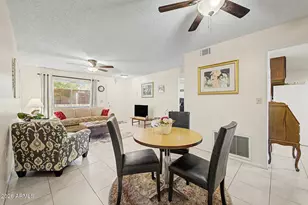 10619 W Coggins Dr, Sun City, AZ 85351 - Photo 11