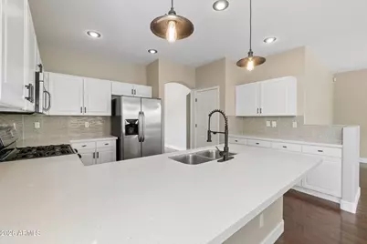 18391 W Capistrano Avenue, Goodyear, AZ 85338 - Photo 5
