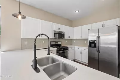 18391 W Capistrano Avenue, Goodyear, AZ 85338 - Photo 3