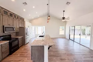 615 W Montoya Ln, Phoenix, AZ 85027 - Photo 9
