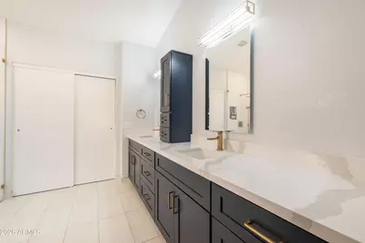 22527 N 74th Avenue, Glendale, AZ 85310 - Photo 17