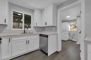 3110 N 39th St, Phoenix, AZ 85018 - Photo 7