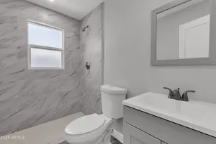 3110 N 39th St, Phoenix, AZ 85018 - Photo 11