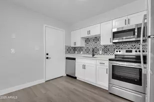 3110 N 39th St, Phoenix, AZ 85018 - Photo 21