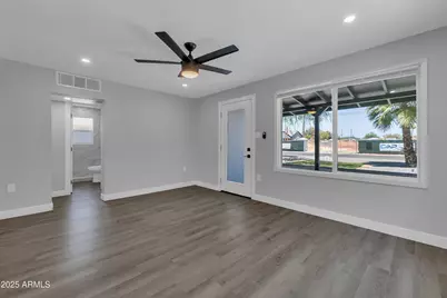 3110 N 39th Street, Phoenix, AZ 85018 - Photo 5