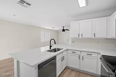5711 N 73rd Drive, Glendale, AZ 85303 - Photo 5