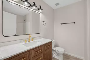 5711 N 73rd Dr, Glendale, AZ 85303 - Photo 9