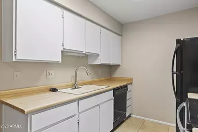 312 W Yukon Drive #2, Phoenix, AZ 85027 - Photo 11