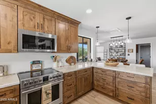 1011 E Maddock Rd, Phoenix, AZ 85086 - Photo 23