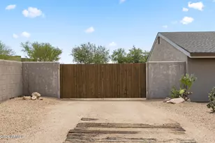 1011 E Maddock Rd, Phoenix, AZ 85086 - Photo 11