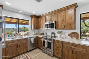 1011 E Maddock Rd, Phoenix, AZ 85086 - Photo 1