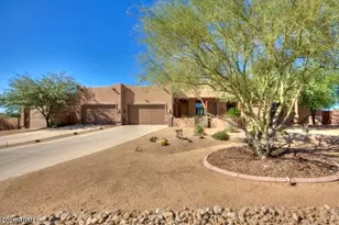 31 E Desert Hills Dr, Phoenix, AZ 85086 - Photo 1