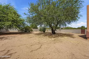31 E Desert Hills Dr, Phoenix, AZ 85086 - Photo 37