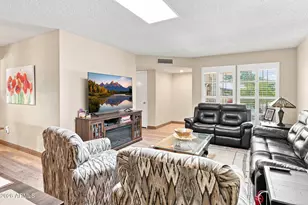 10822 W Santa Fe Dr, Sun City, AZ 85351 - Photo 5