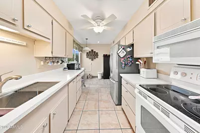 10822 W Santa Fe Drive, Sun City, AZ 85351 - Photo 21