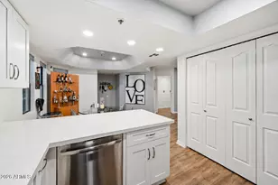 5104 N 32nd St, Phoenix, AZ 85018 - Photo 9