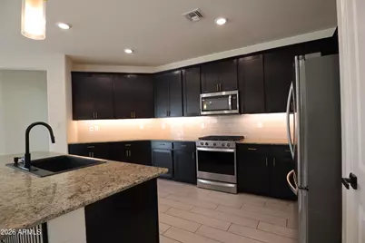 2413 W Sunland Avenue, Phoenix, AZ 85041 - Photo 11