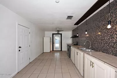 8806 N 30th Avenue, Phoenix, AZ 85051 - Photo 13