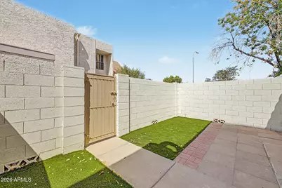 1342 W Emerald Avenue #403, Mesa, AZ 85202 - Photo 5