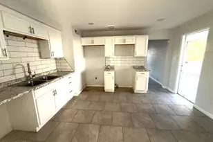 11111 W Hollywood Ave, Youngtown, AZ 85363 - Photo 9