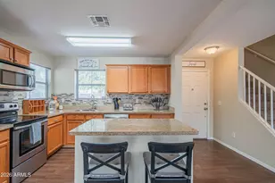 1075 E Parkview Ct, Gilbert, AZ 85295 - Photo 3