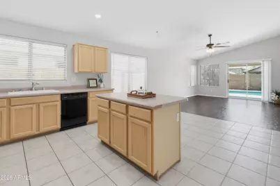 543 W Grovers Avenue, Phoenix, AZ 85023 - Photo 5